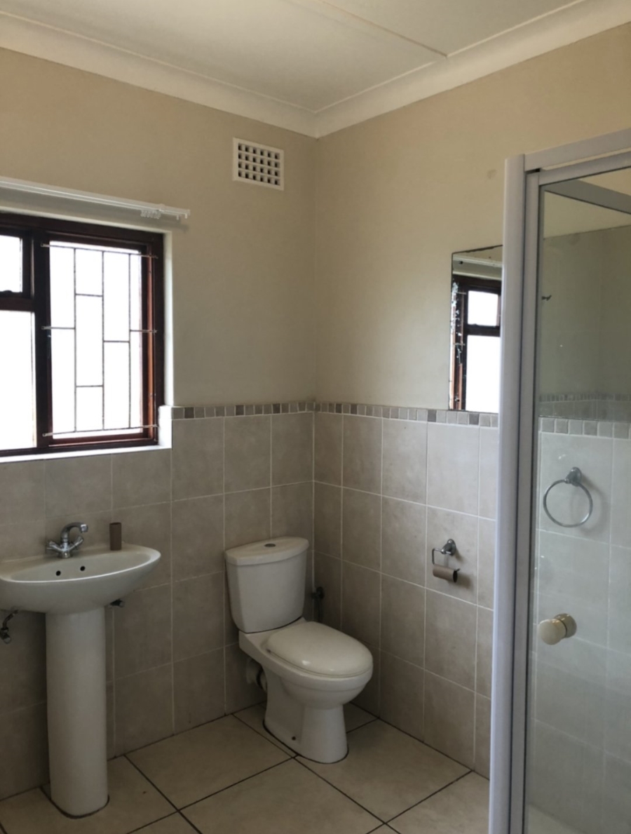 To Let 4 Bedroom Property for Rent in Kenilworth Western Cape